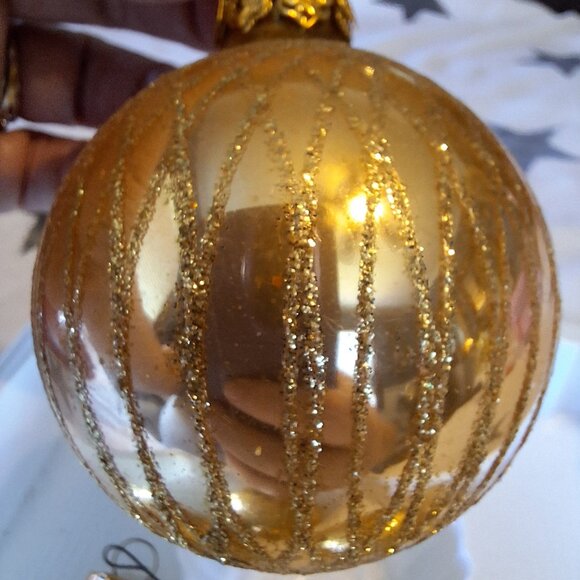 The Victoria Collection By Rauch Glass Ornaments Gold W/Glitter Set Of 4 - Picture 6 of 9